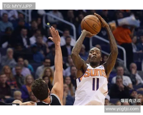 克劳福德带领球队逆转创造辉煌时刻展现足球巨星非凡实力