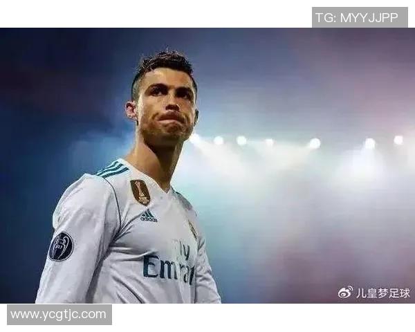 足球凌云球星闪耀赛场展现卓越才华与无畏精神助力球队荣誉之路